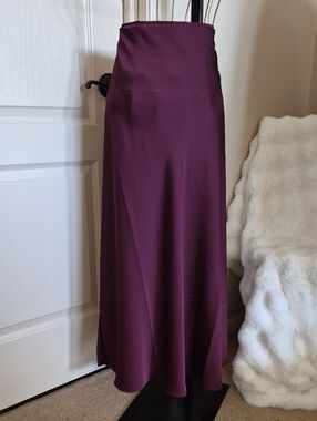 Old Navy Satin Midi - Tea Length Skirt in Cherrybar Size 3X